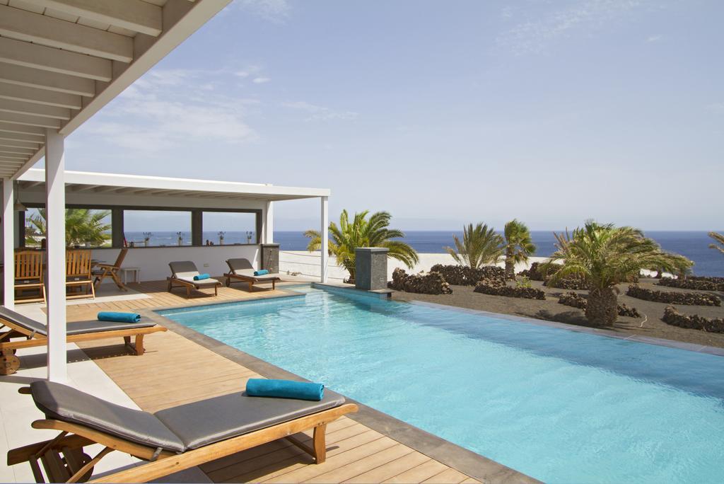 Luna Mar Villa