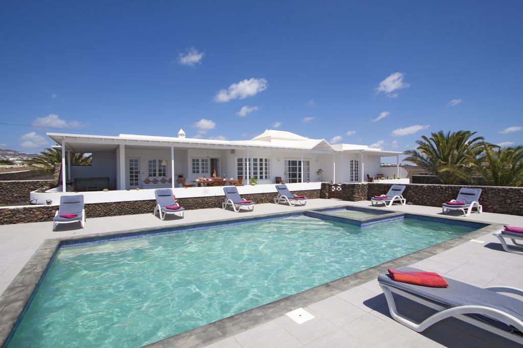 Palmitas Villa *