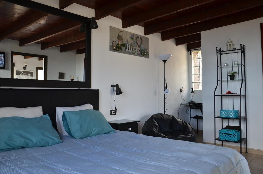La Casita Del Volcan Holiday home Ye