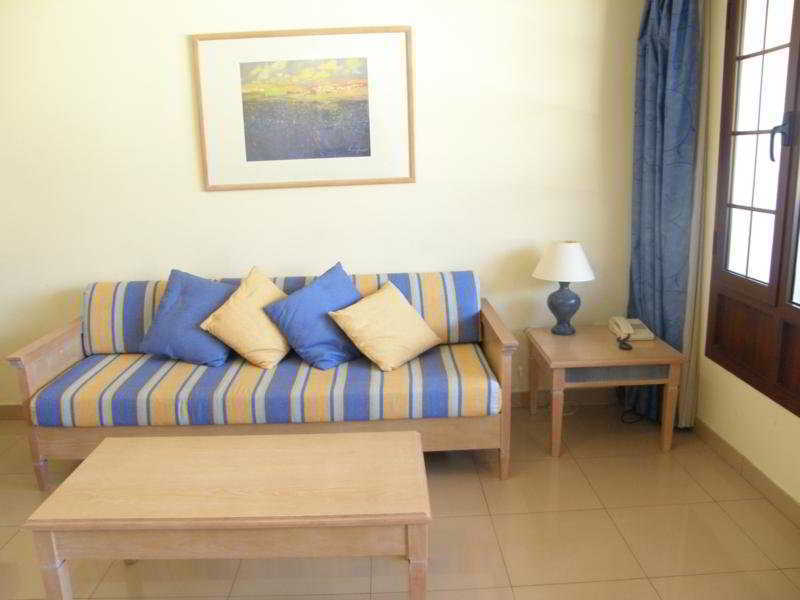 R2 Bahia Kontiki Puerto del Carmen (Lanzarote)