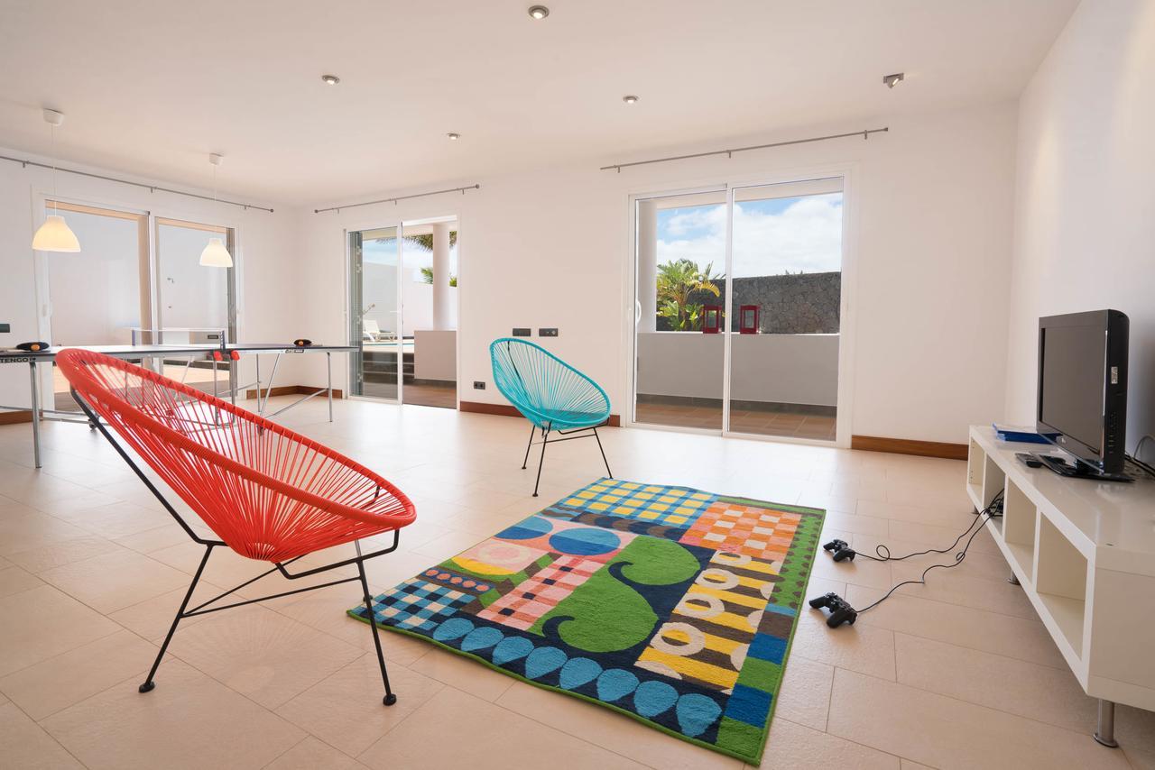 Dedalos - A Luxury Large With A Heated Pool In