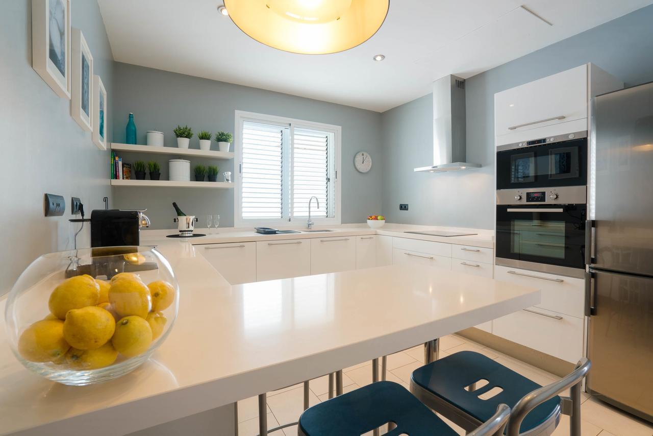 Villa Dedalos - A Luxury Large With A Heated Pool In *