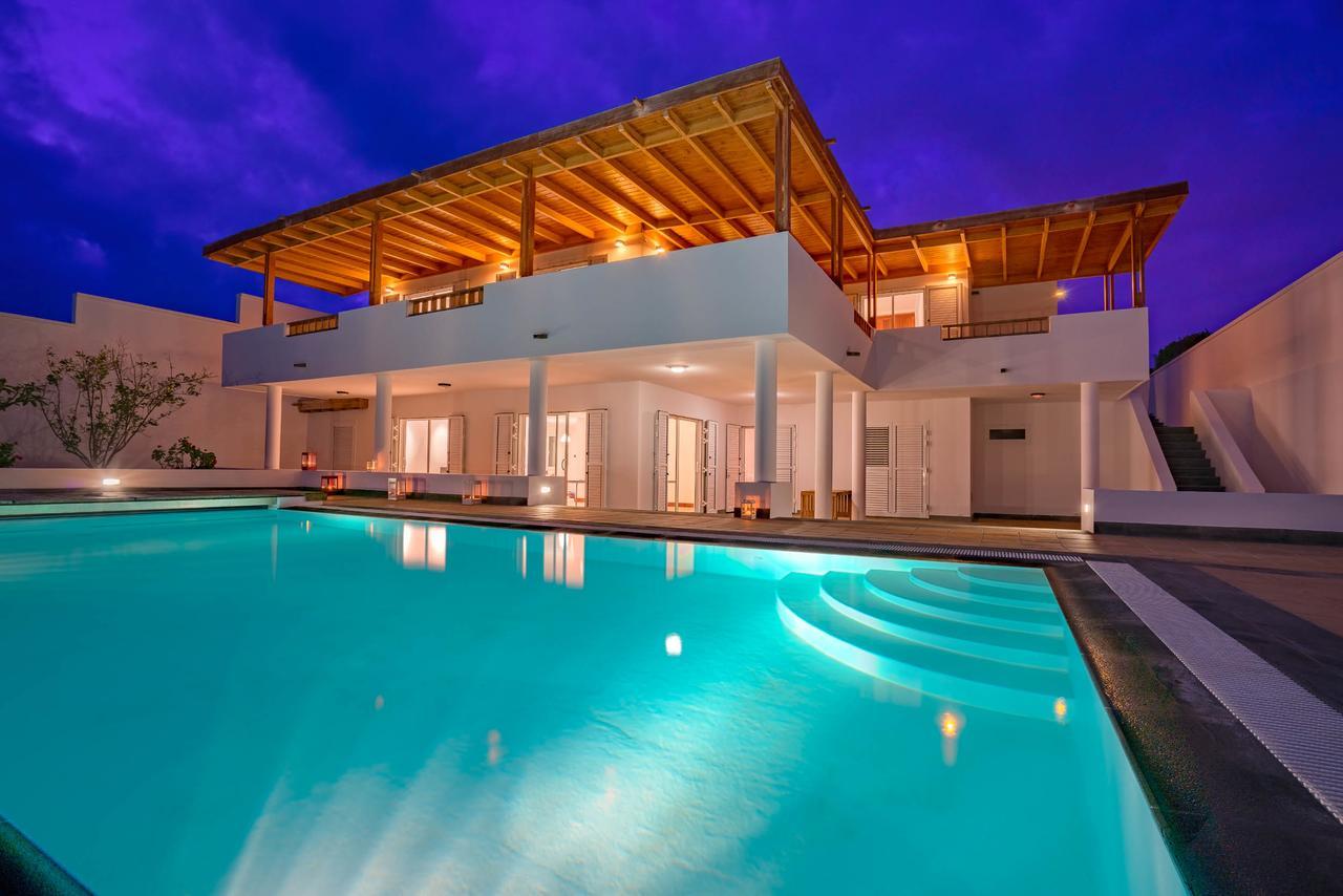 Dedalos - A Luxury Large With A Heated Pool In Puerto Calero