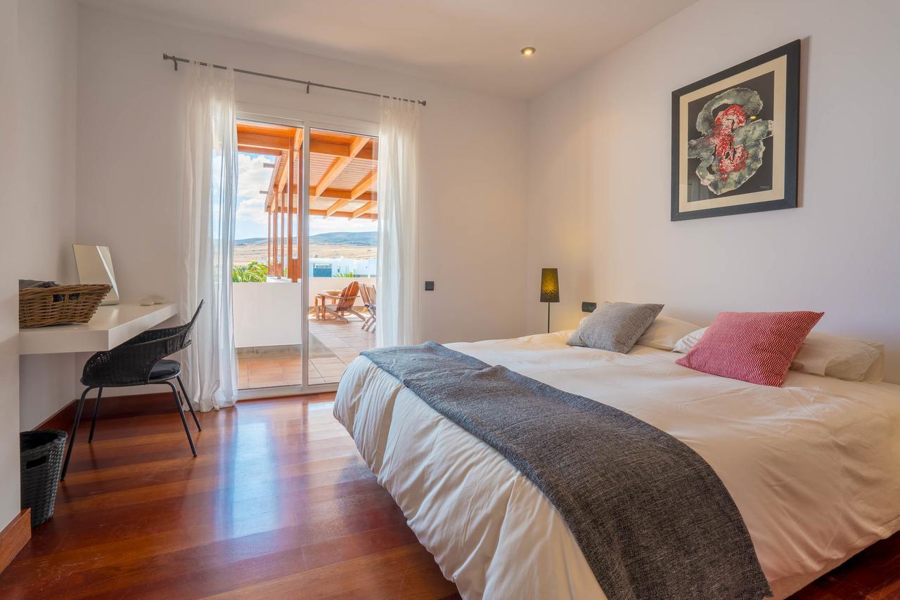 Dedalos - A Luxury Large With A Heated Pool In