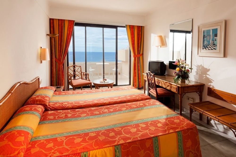 Hotel Alexandre Grand Teguise Playa 4*