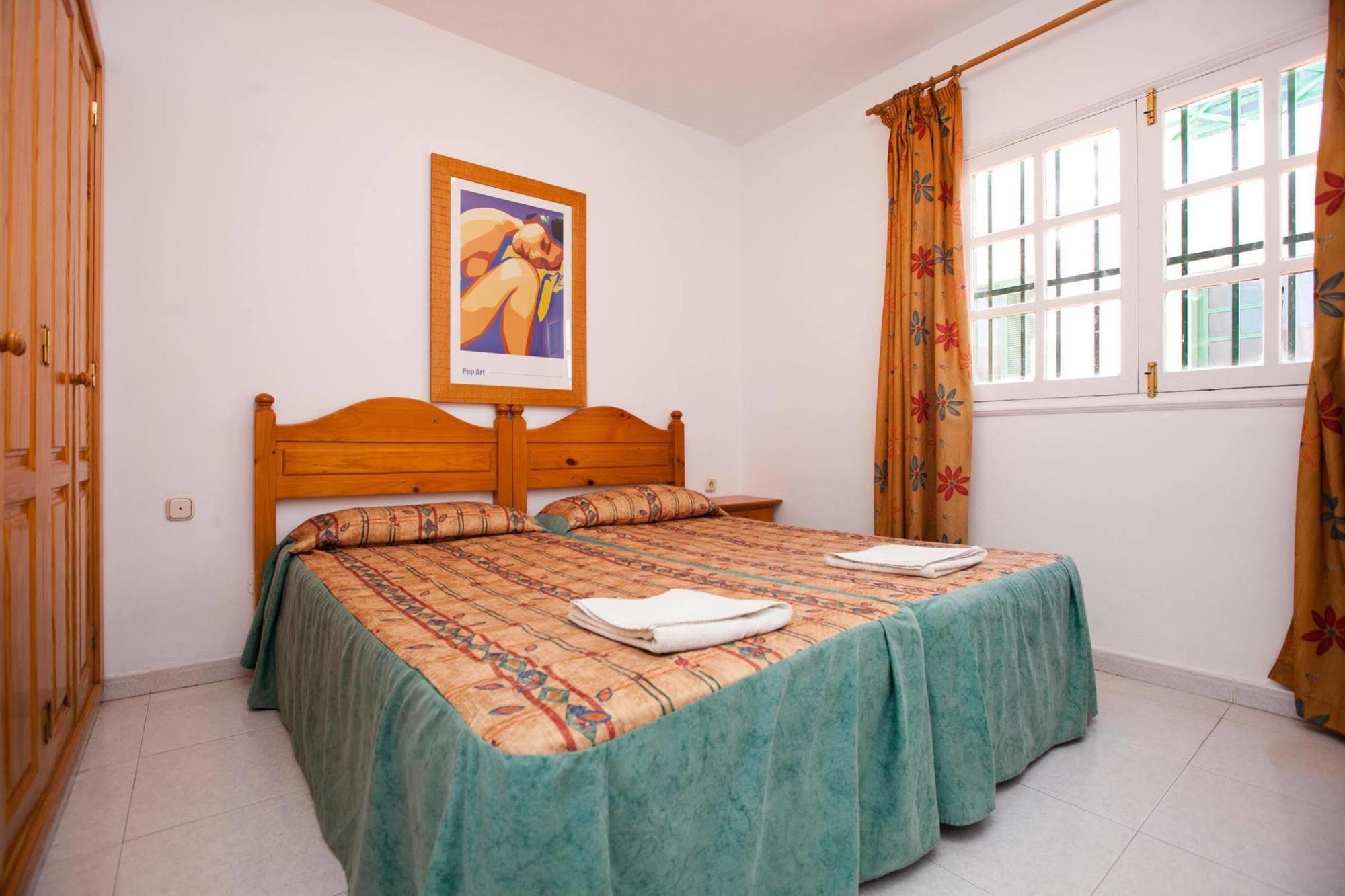 Apartahotel Rocas Blancas 2*