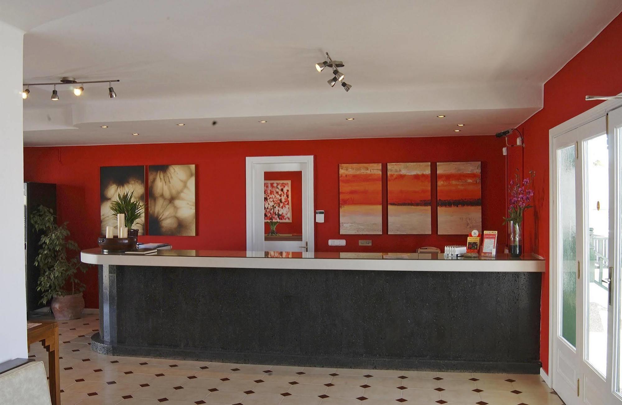 Pueblos Apartahotel 2*
