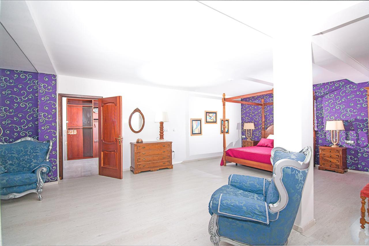 Villa Isabella Art