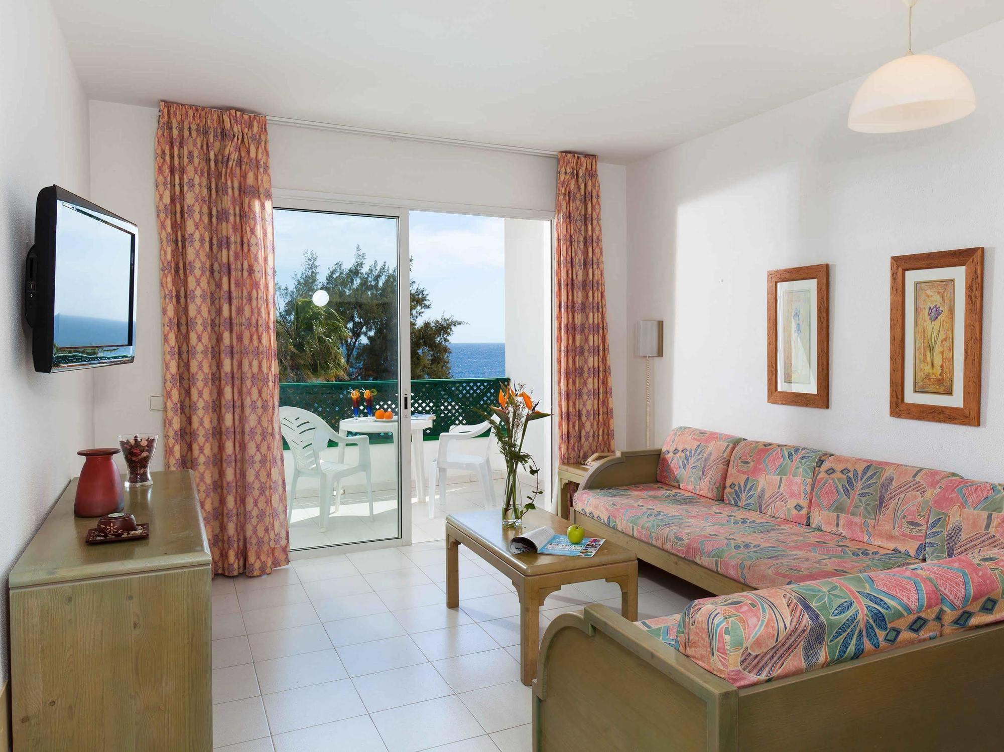 Blue Sea Apartment *