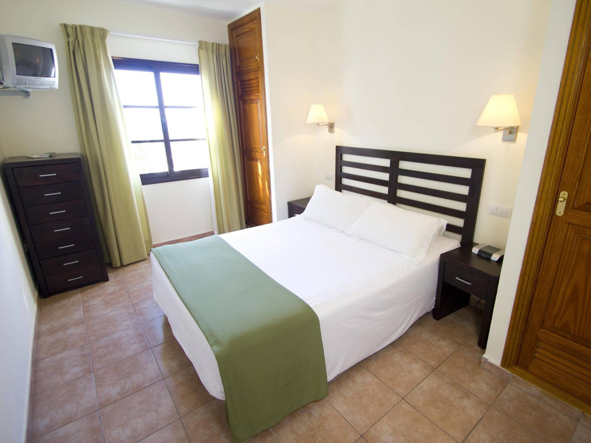 Aparthotel Jardines Del Sol 4*