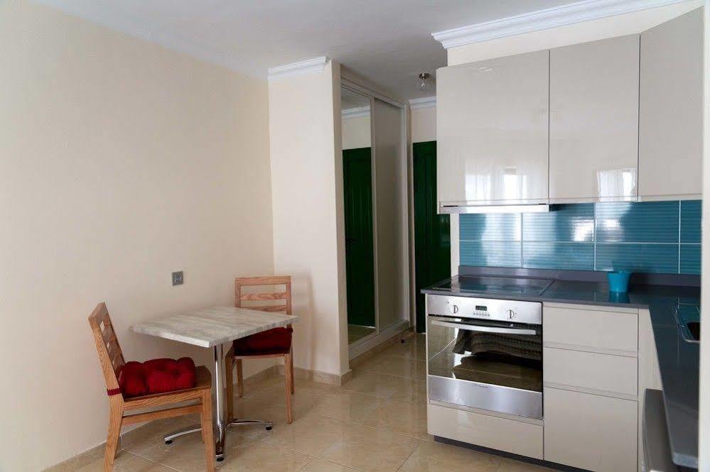 Adelfas Hotel 3*
