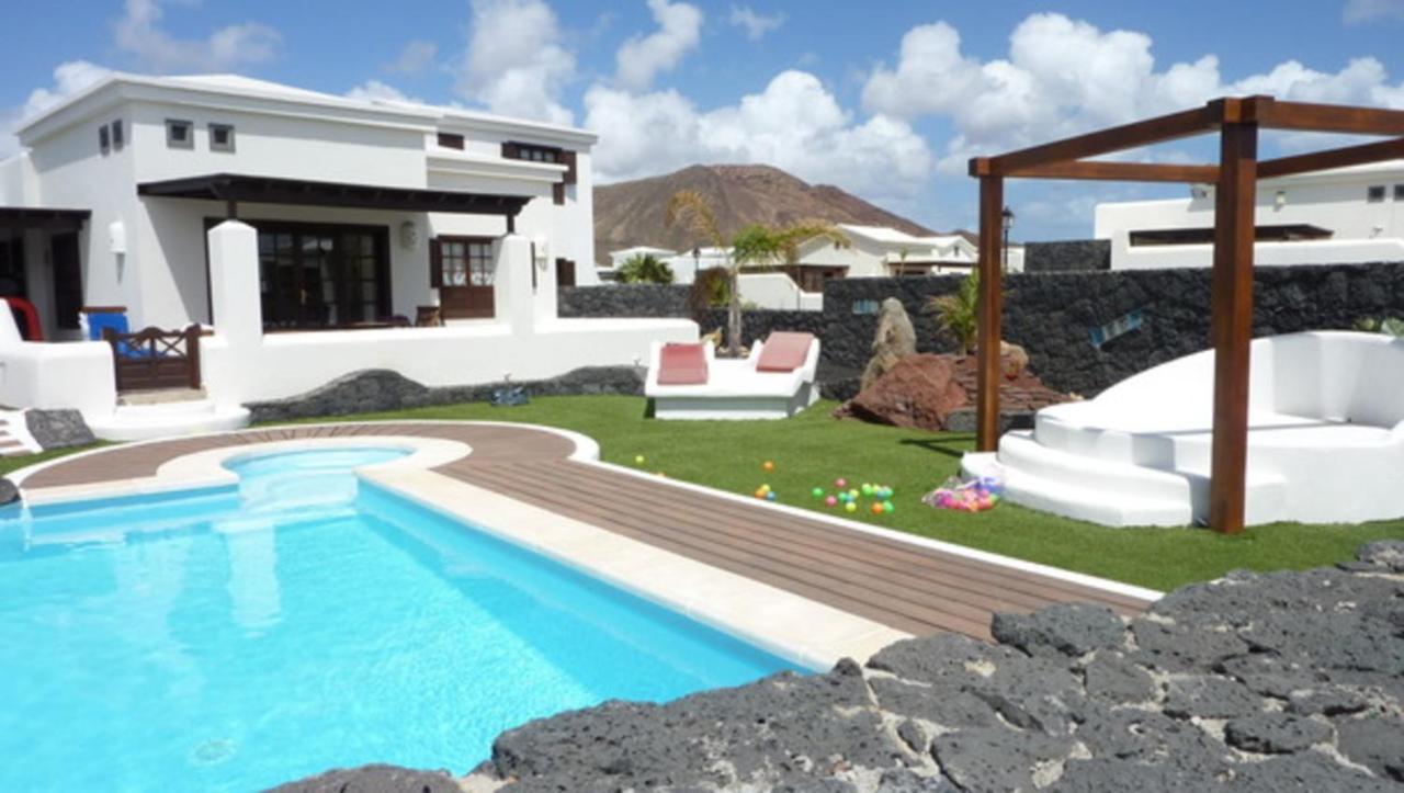 Eslanzarote Victoria, Heated Pool, Super Wifi, Sat Tv Villa *