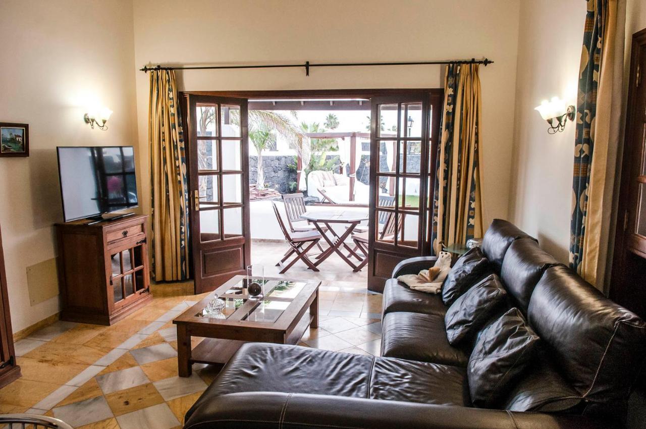 Villa Eslanzarote Victoria, Heated Pool, Super Wifi, Sat Tv