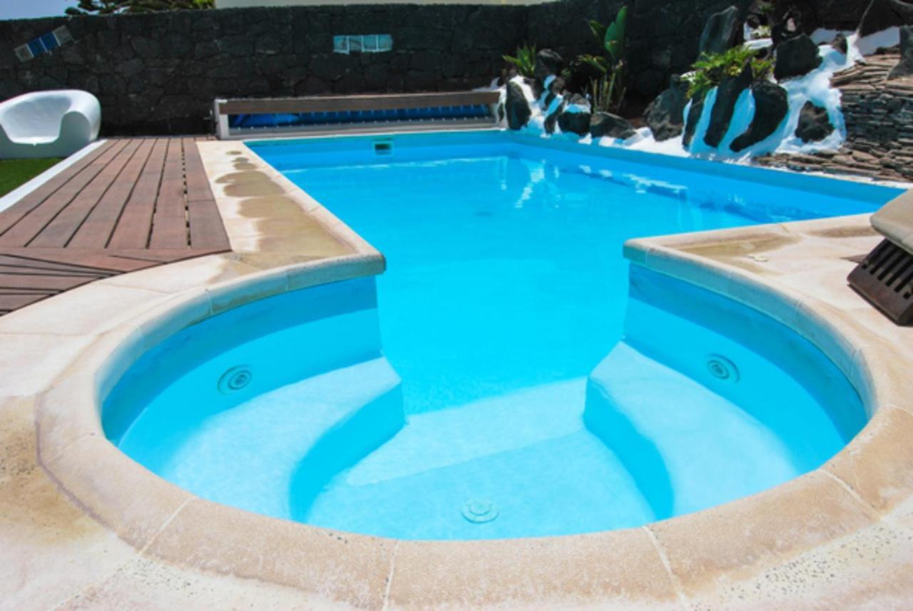 Villa Eslanzarote Victoria, Heated Pool, Super Wifi, Sat Tv