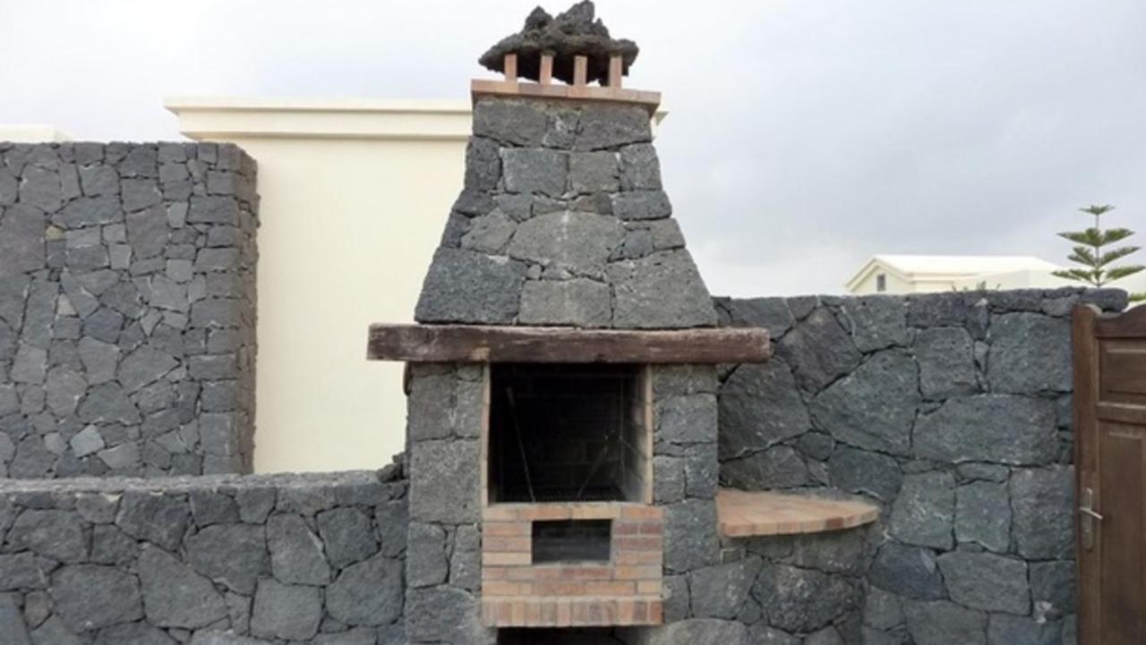 Villa Eslanzarote Victoria, Heated Pool, Super Wifi, Sat Tv