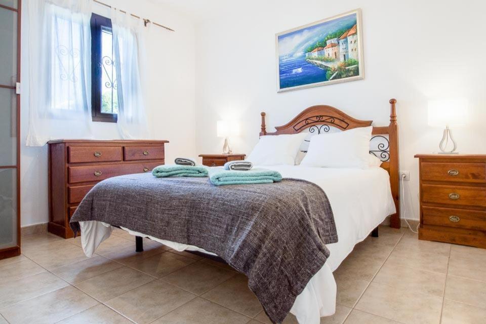 Villa Playa Blanca Sleeps 12 Pool Wifi *