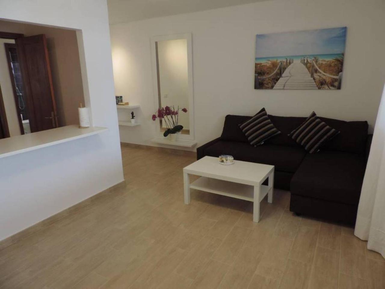 Apartment Blue Turtle Apartment, Next To The Puerto del Carmen (Lanzarote)