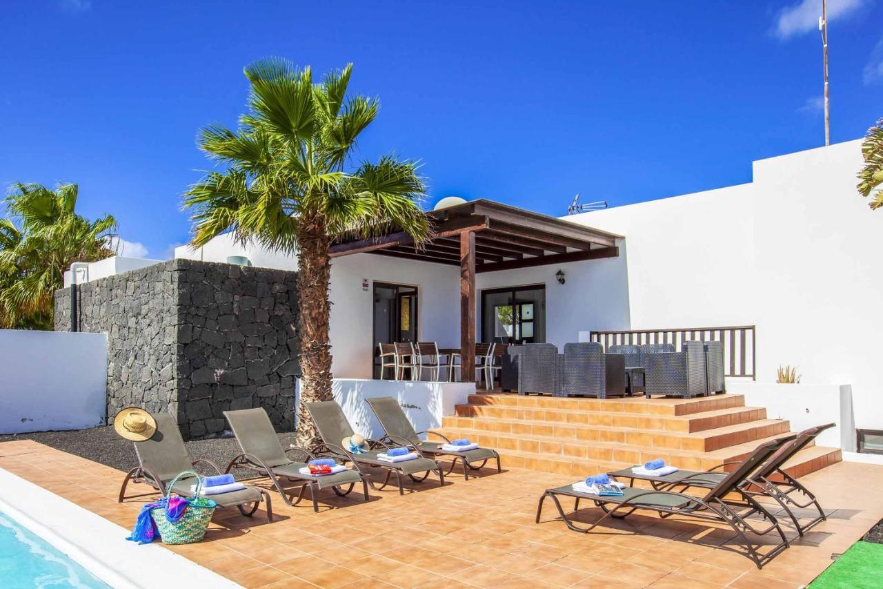 Manrique Villa *