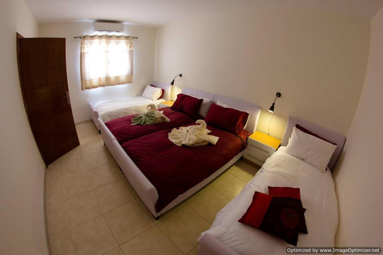 44 Sea Views, Pool,games,hot Tub, Office With Computer+ Wifi * Playa Blanca (Lanzarote)