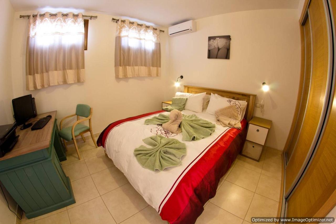 44 Sea Views, Pool,games,hot Tub, Office With Computer+ Wifi Villa Playa Blanca (Lanzarote)