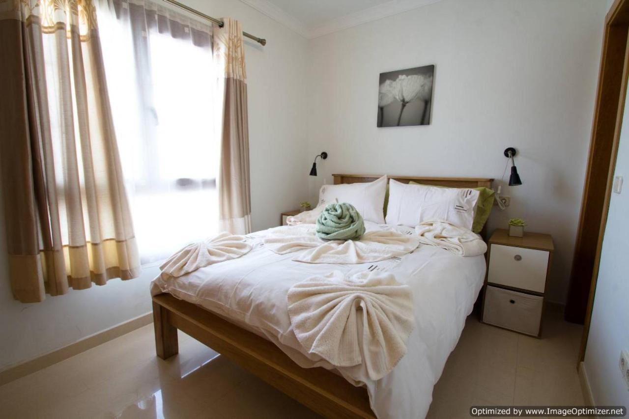 44 Sea Views, Pool,games,hot Tub, Office With Computer+ Wifi *