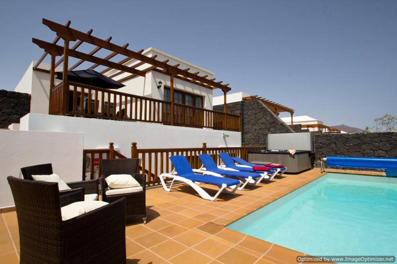 44 Sea Views, Pool,games,hot Tub, Office With Computer+ Wifi Villa *