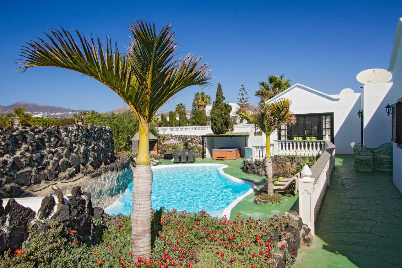 La Fuente Villa *