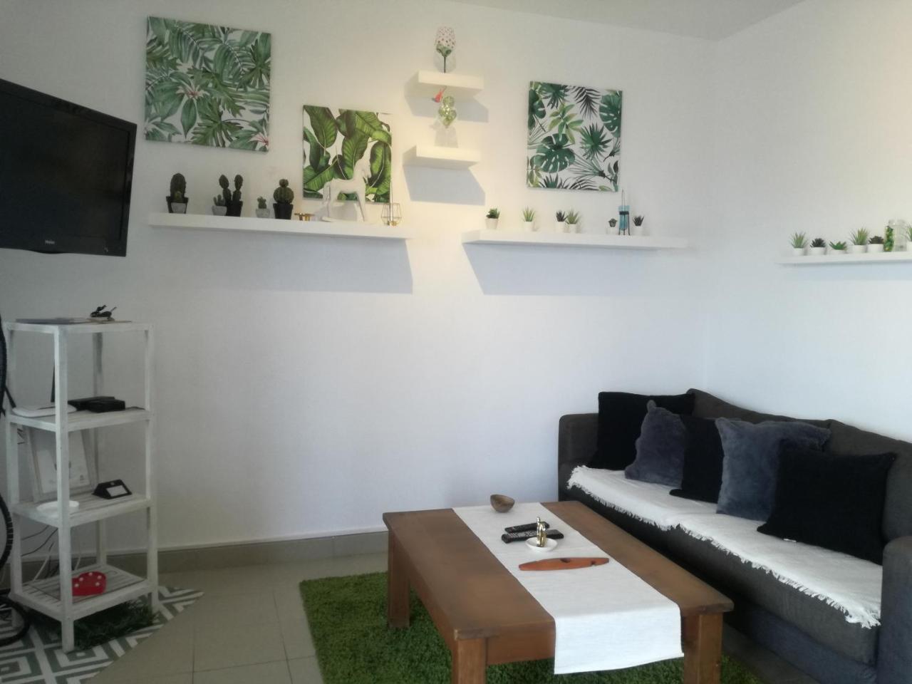 Cactus & Aloe Villa *