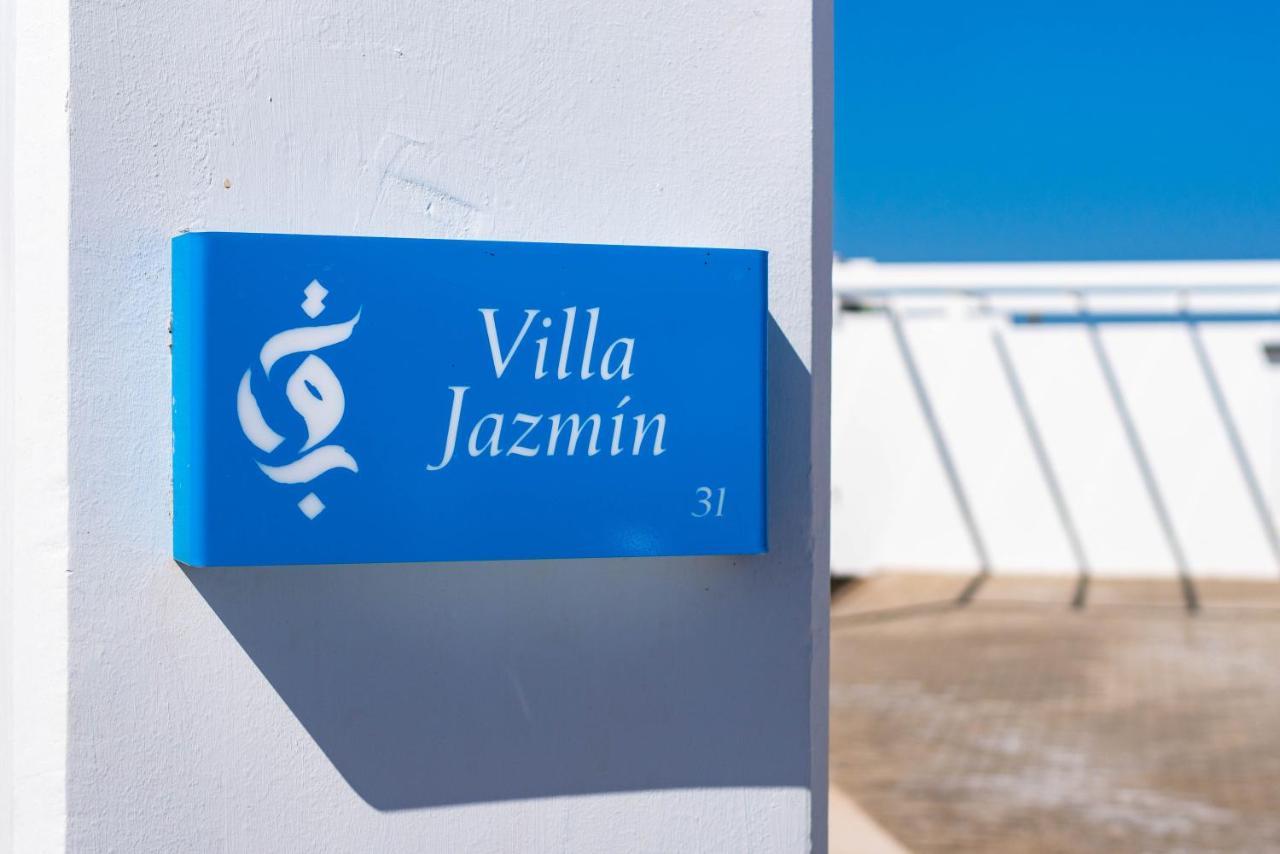 Jazmin Villa *