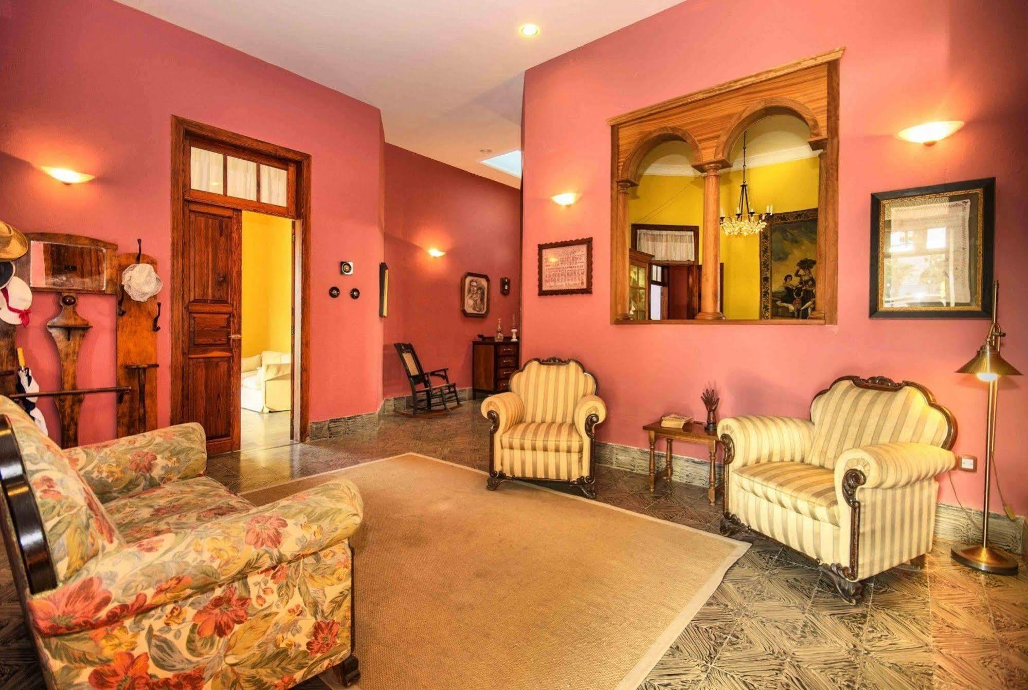 Hotel Casa Lola Y Juan 3*