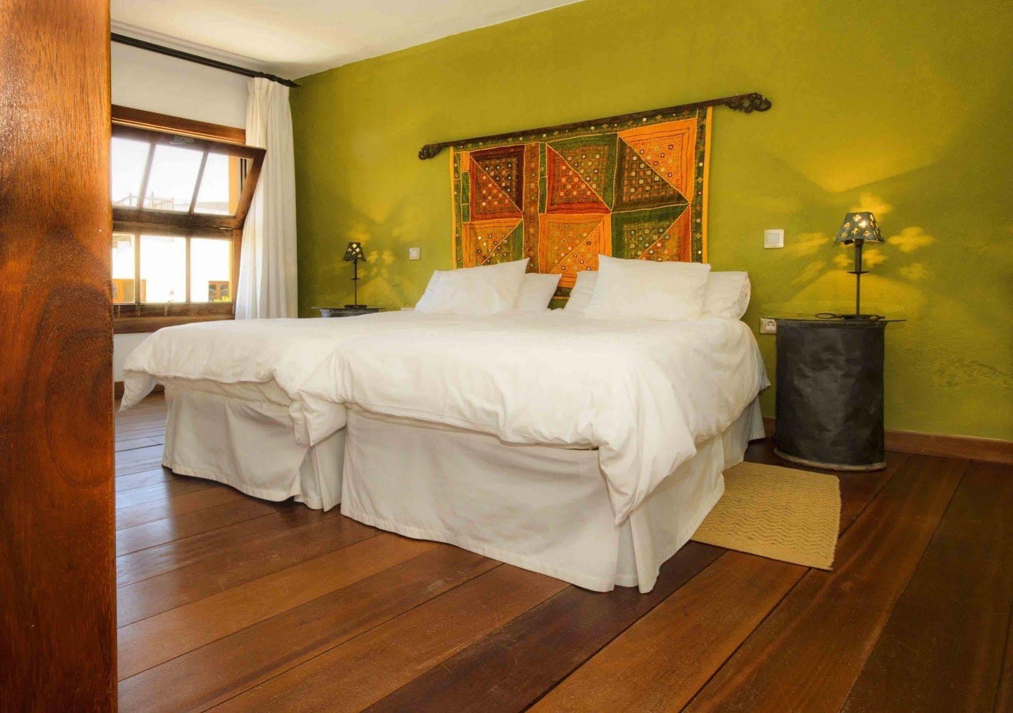 Casa Lola Y Juan