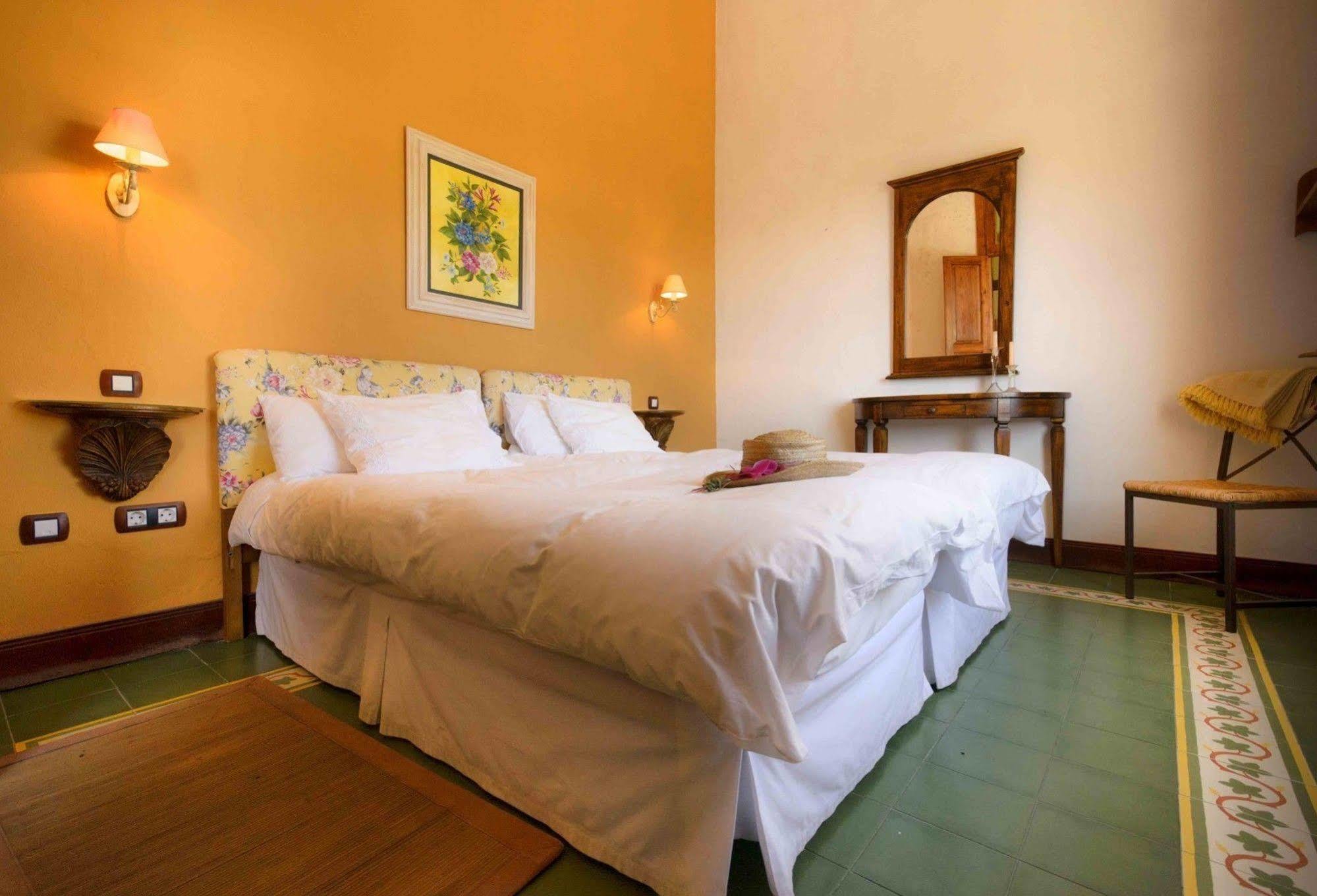 Casa Lola Y Juan Haría