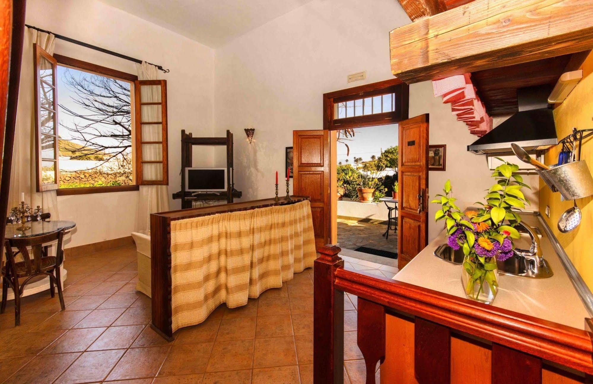 Hotel Casa Lola Y Juan Haría