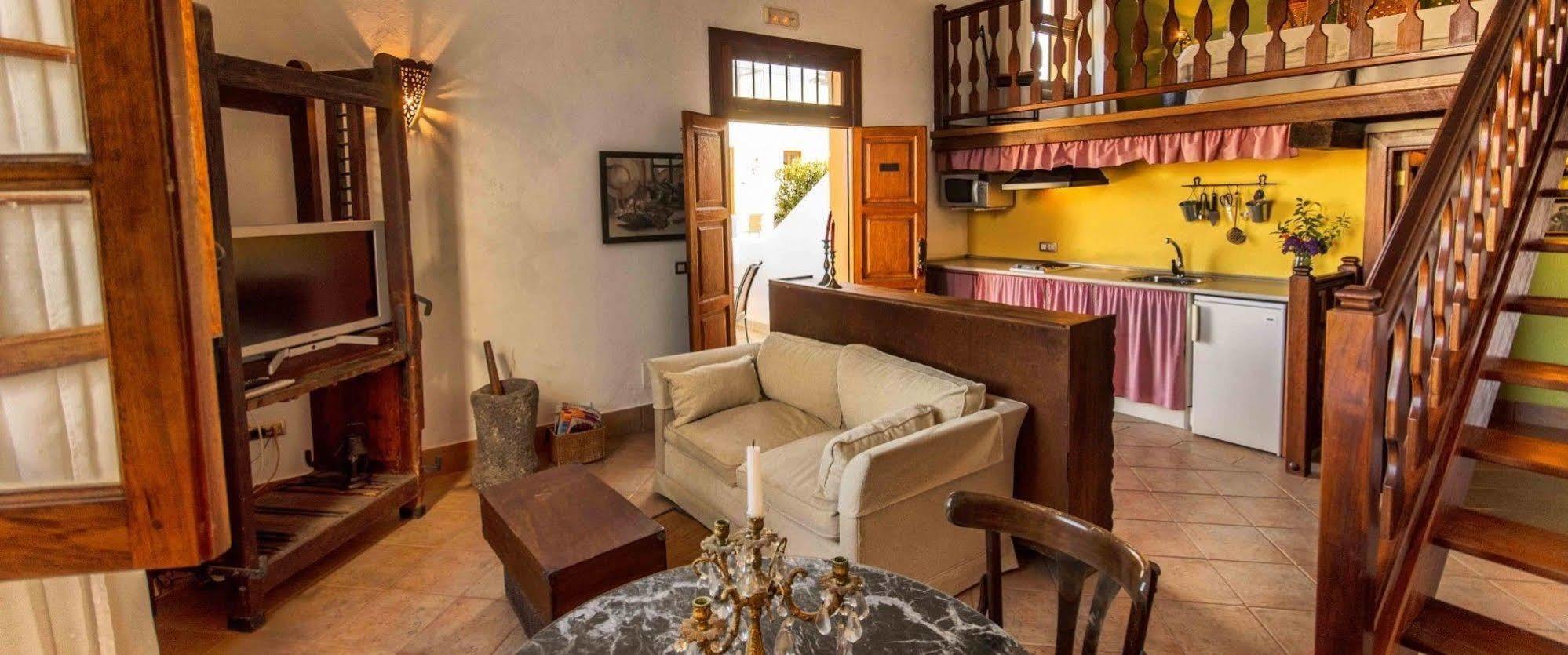 Casa Lola Y Juan Hotel