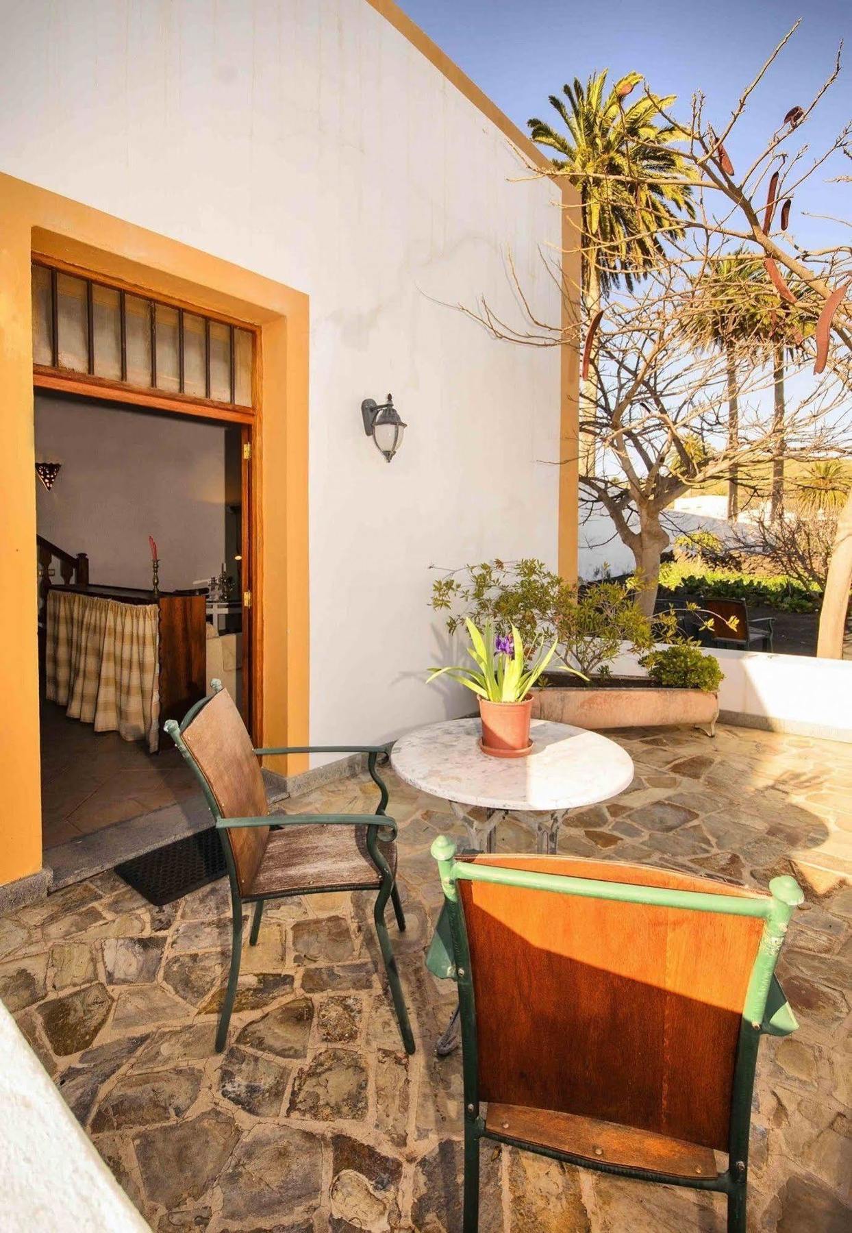 Casa Lola Y Juan 3*