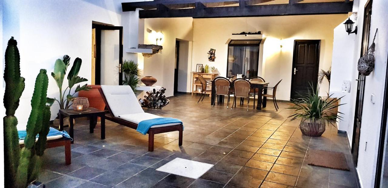La Mimosa Teguise (Lanzarote)