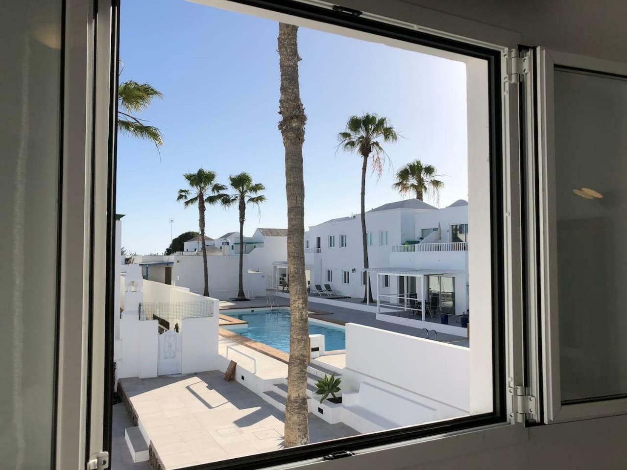 Sea Breeze With Shared Pool And Near The Beach Costa Teguise