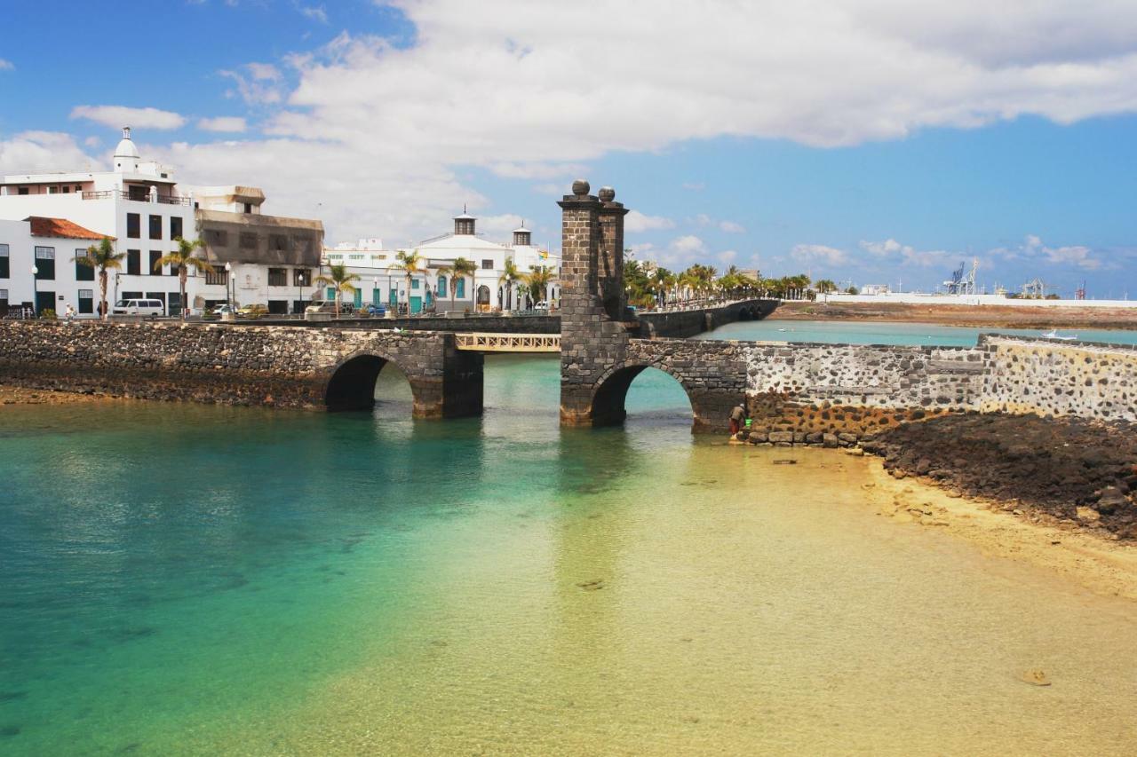 Arrecife Sands- Seafront - Sea Views - Private Underground Parking