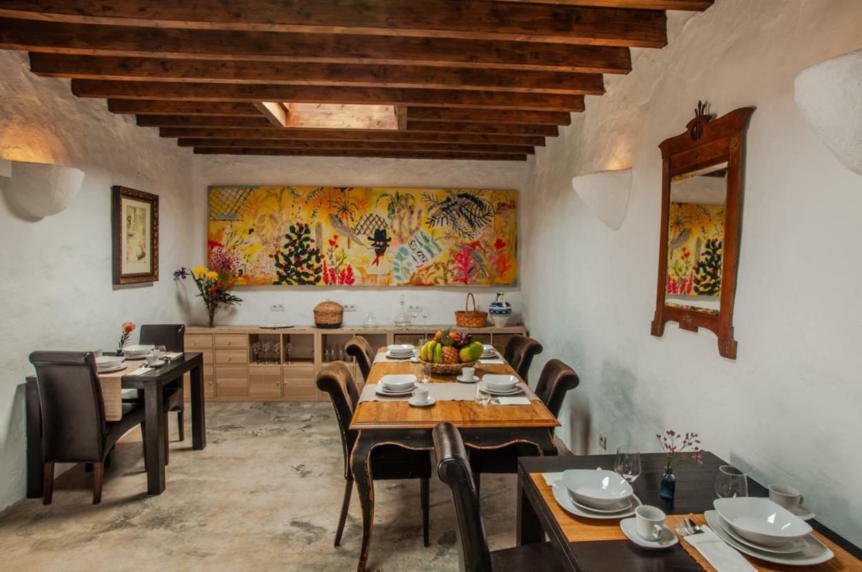 Lirios Rural - Adults Only