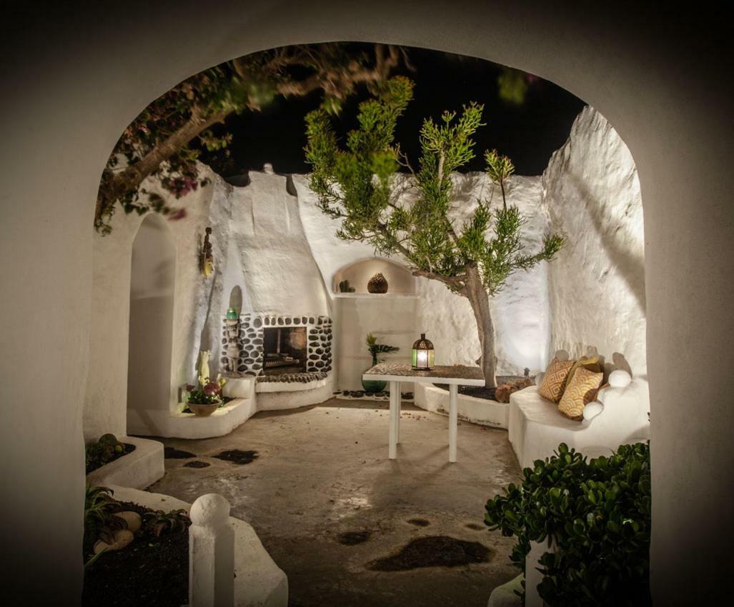 Lirios Rural - Adults Only