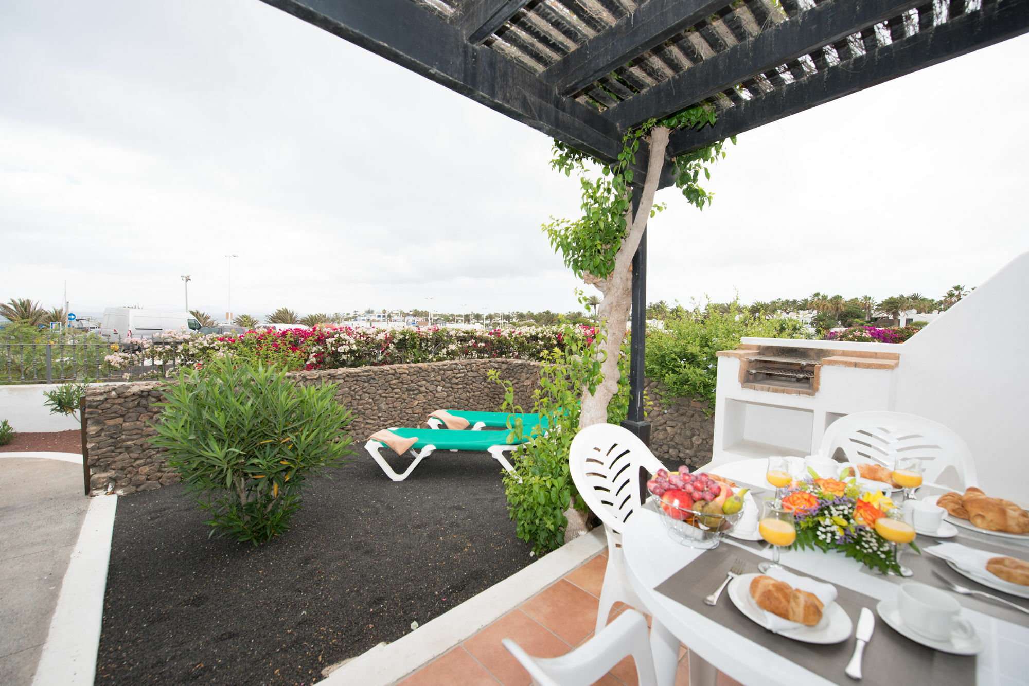 Ona Casitas Aparthotel 4*