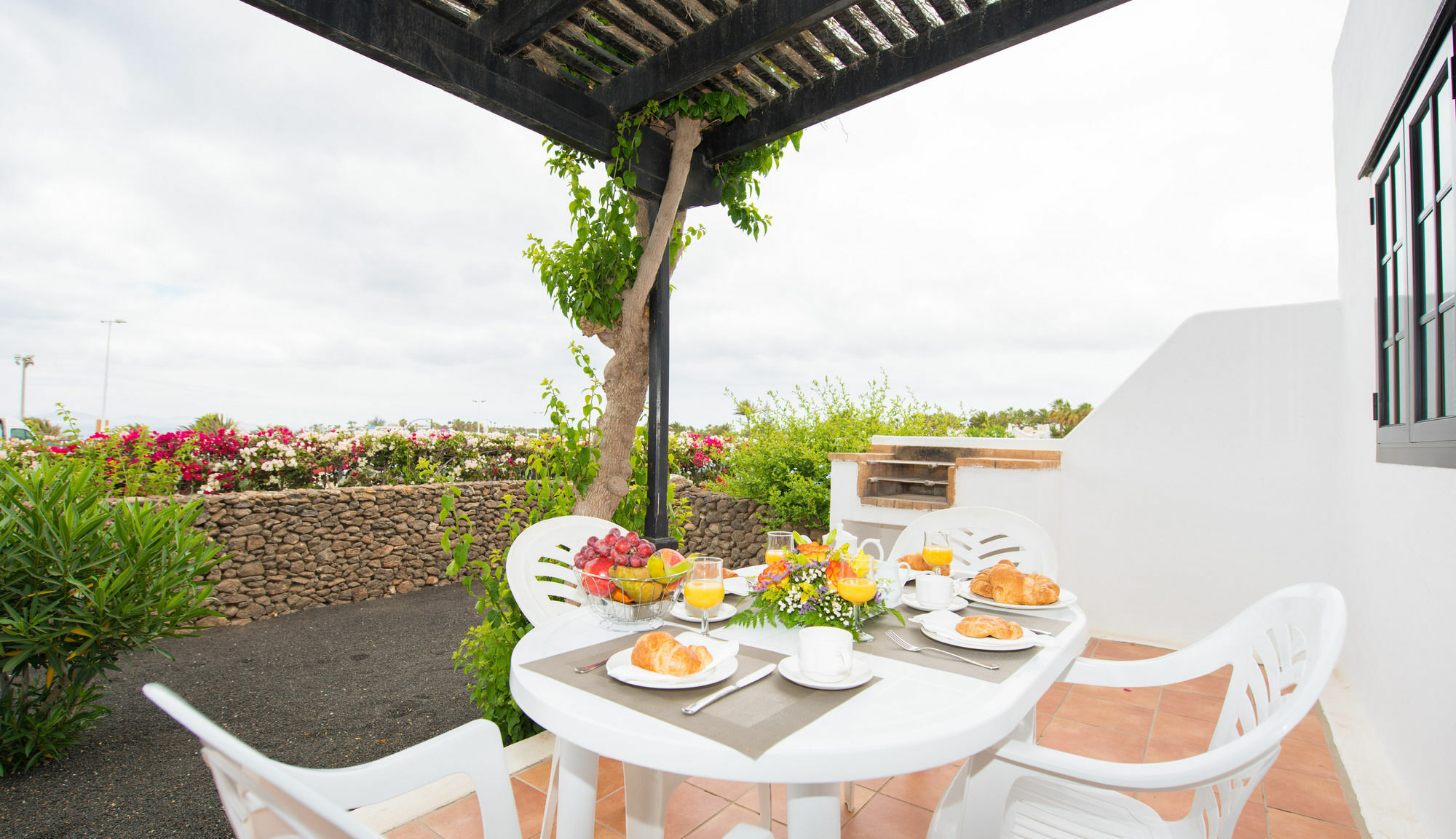 Ona Casitas Aparthotel 4*