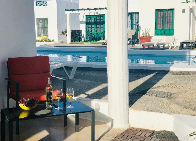 Pool And Relax Close To The Apartment