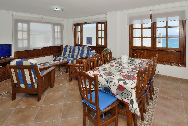 Limones 4 Bedrooms Villa *
