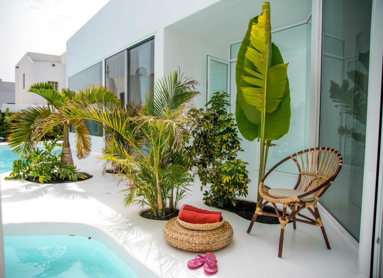 Aqua Blanca Boutique *