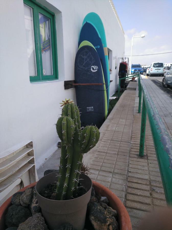 Yokomosurf Camp Hostal *
