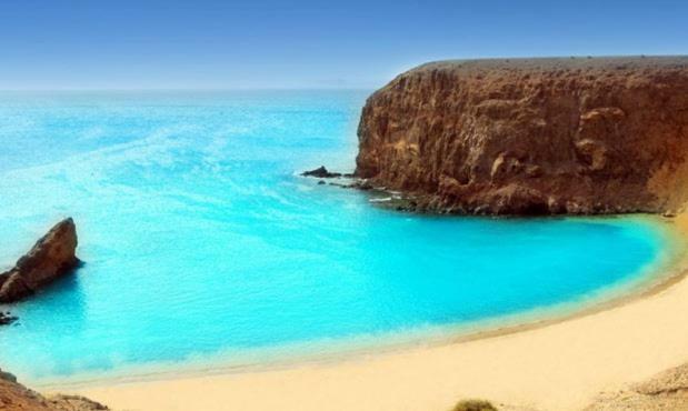 Edificio Comillas, Pe * Arrecife (Lanzarote)