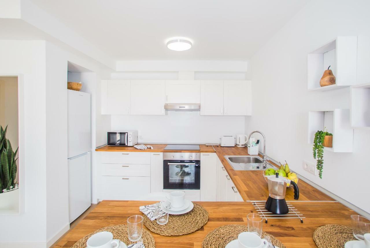 Apartamento Flower Beach 18 *