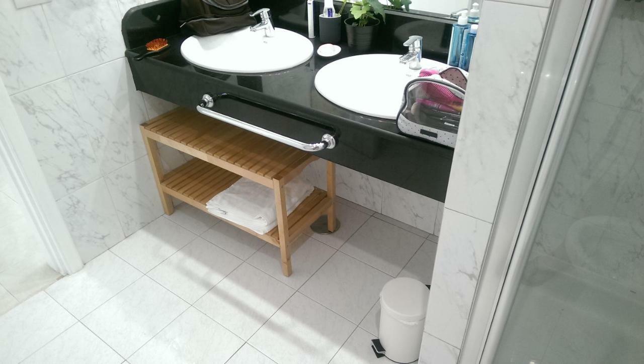 Caleton Alhambra Apartamento