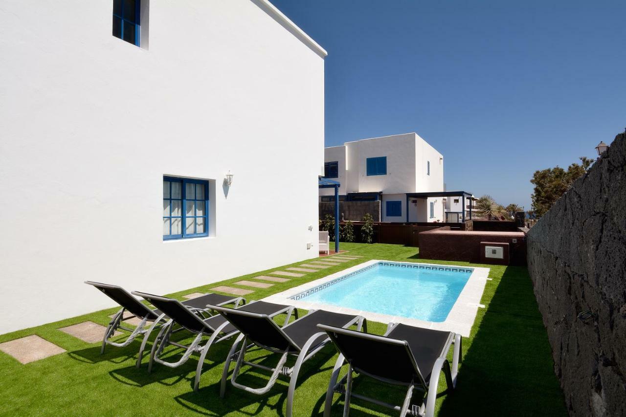 Lobos Villa *